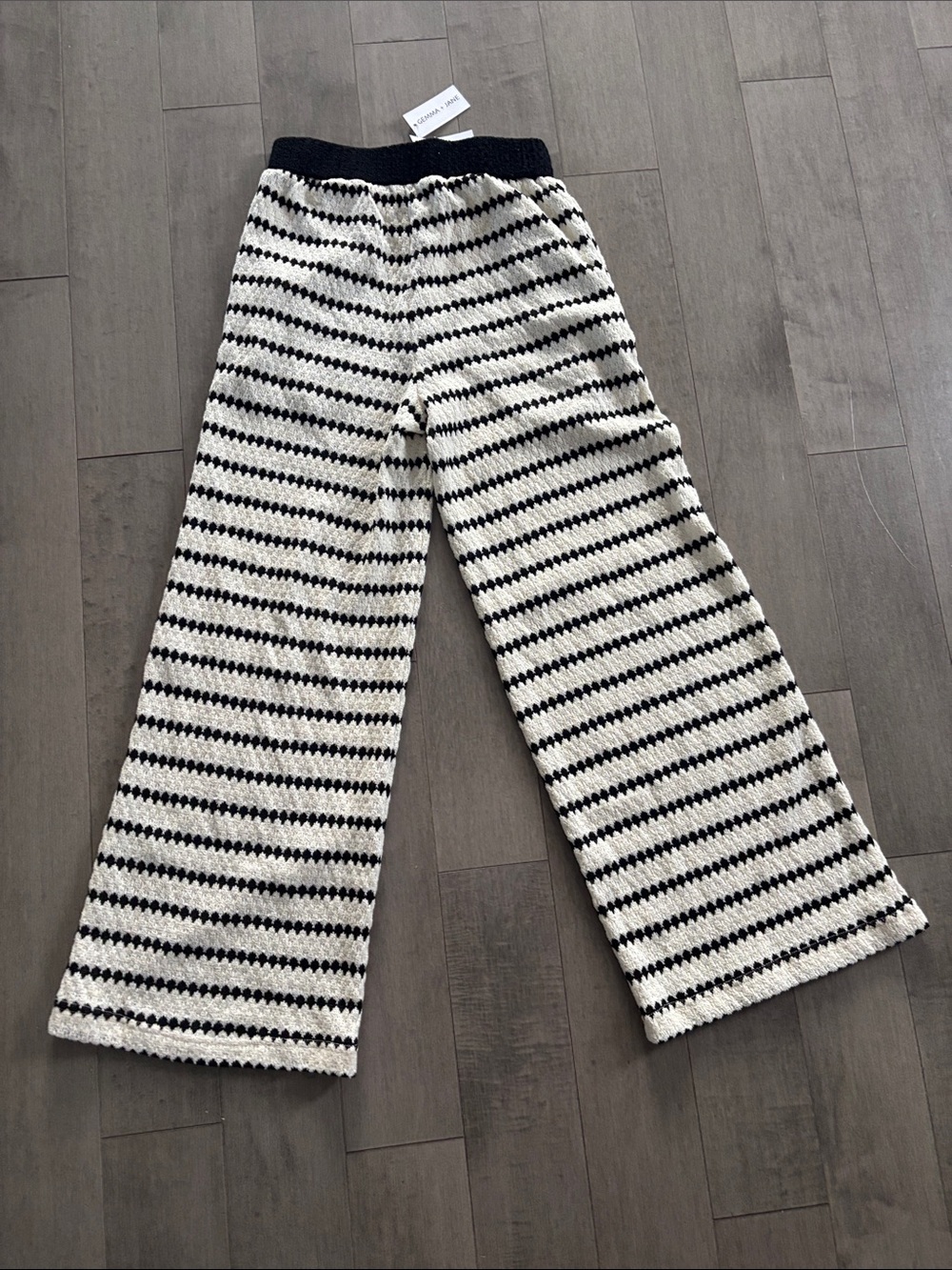 Black & White Wide Leg Knit Pants - Picture 8 of 8
